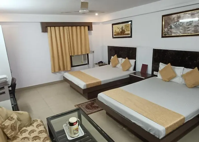 Hotel Su Shree Continental 5 Minutes Walk From New Delhi Railway Station