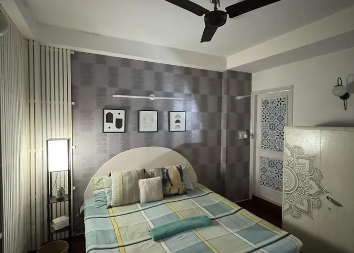 The Budget Room- With Washroom & Kitchenette