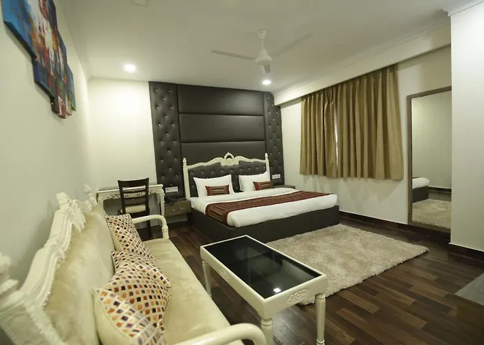 Hotel Red Castle - Karol Bagh - Where Luxury Meets Comfort