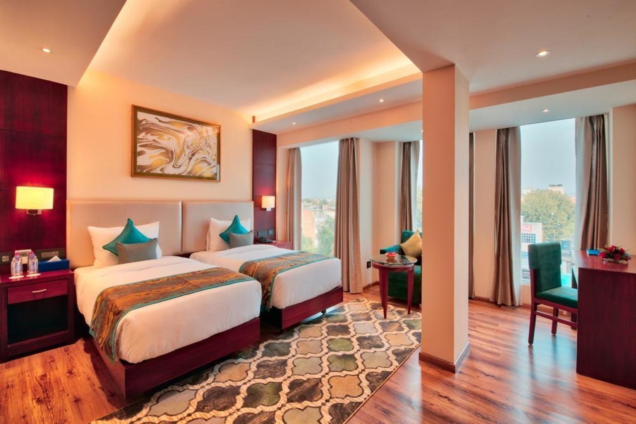 Hotel Tulip West Delhi 3*