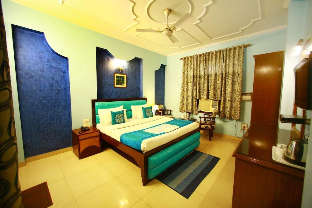 Treebo Paras International Hotel Delhi (National Capital Territory of India)