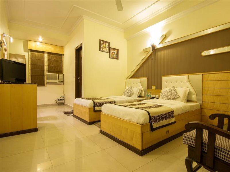 Grand Park Hotel 3*