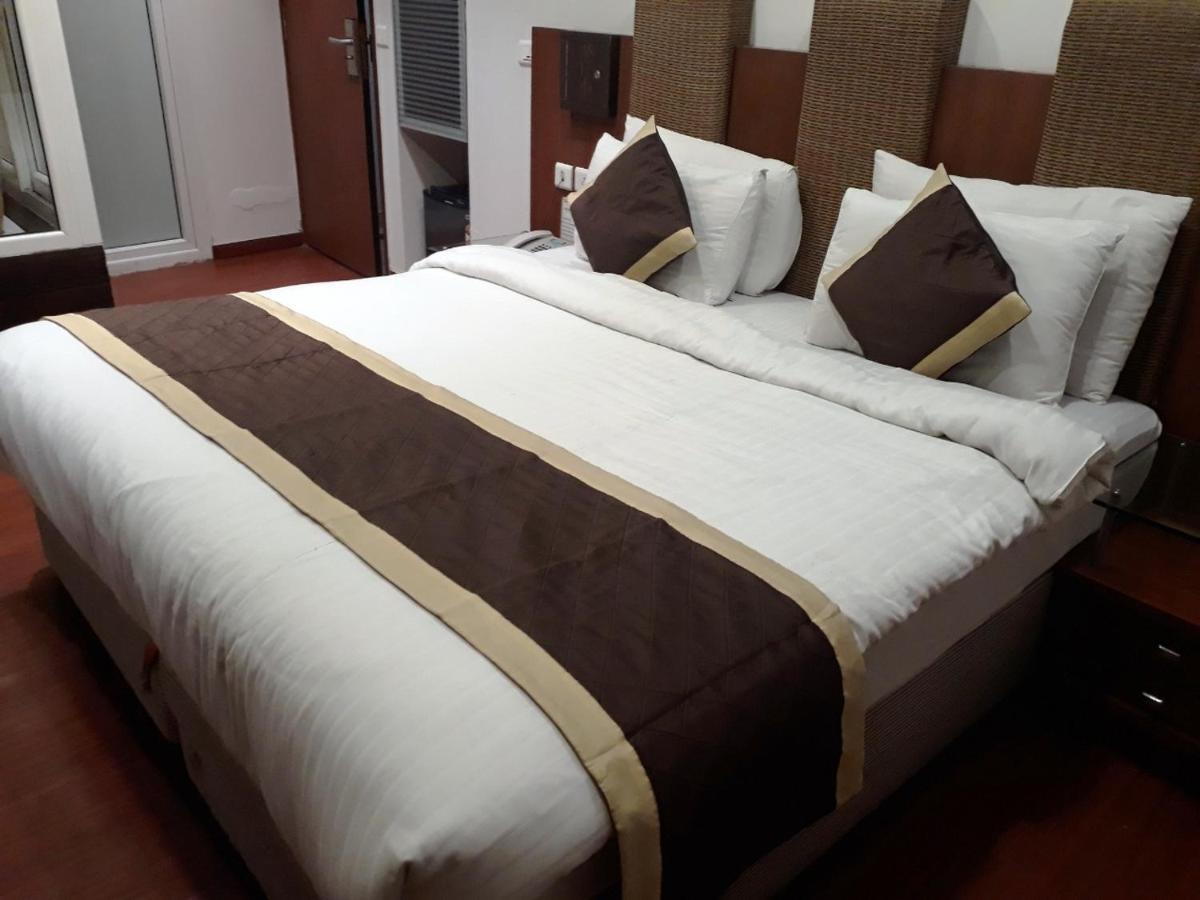 Hotel Airport Golden Bliss Near Delhi Airport