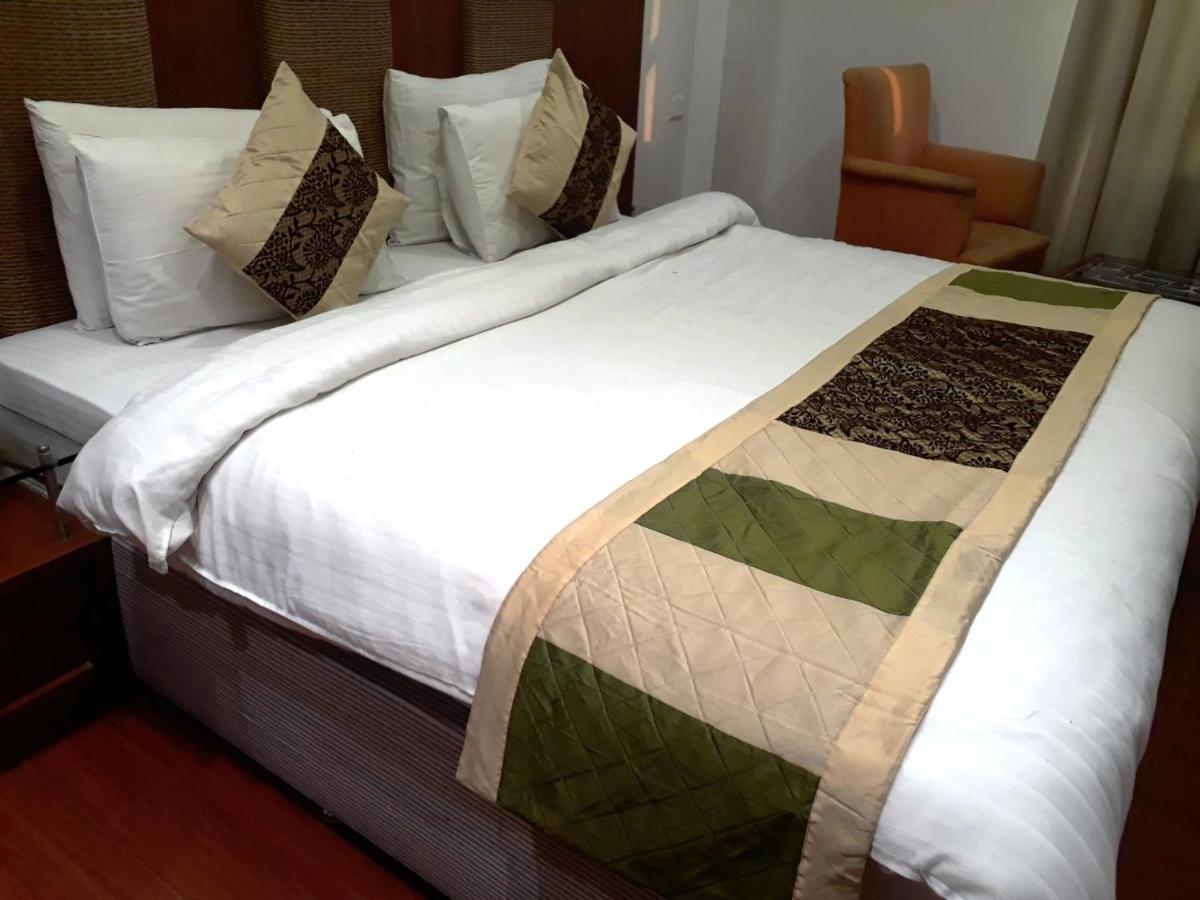 Airport Golden Bliss Near Delhi Airport Hotel