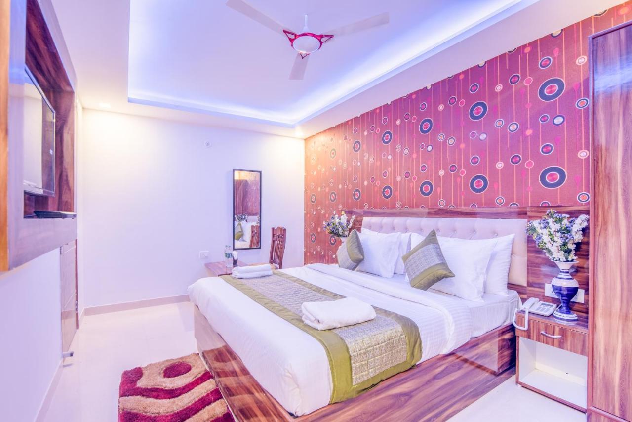 Hotel Festival Mahipalpur Delhi Airport - Near Delhi Aerocity Hotel 3*