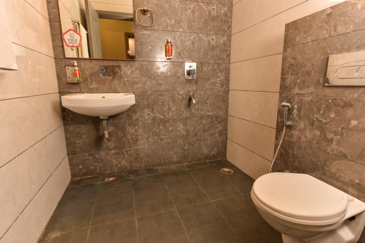 Hotel Red Saffron New Delhi