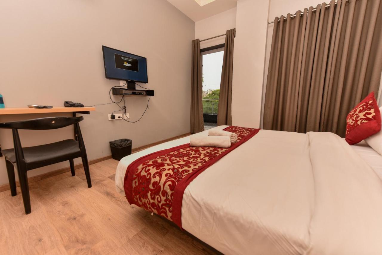 Red Saffron Hotel 3*