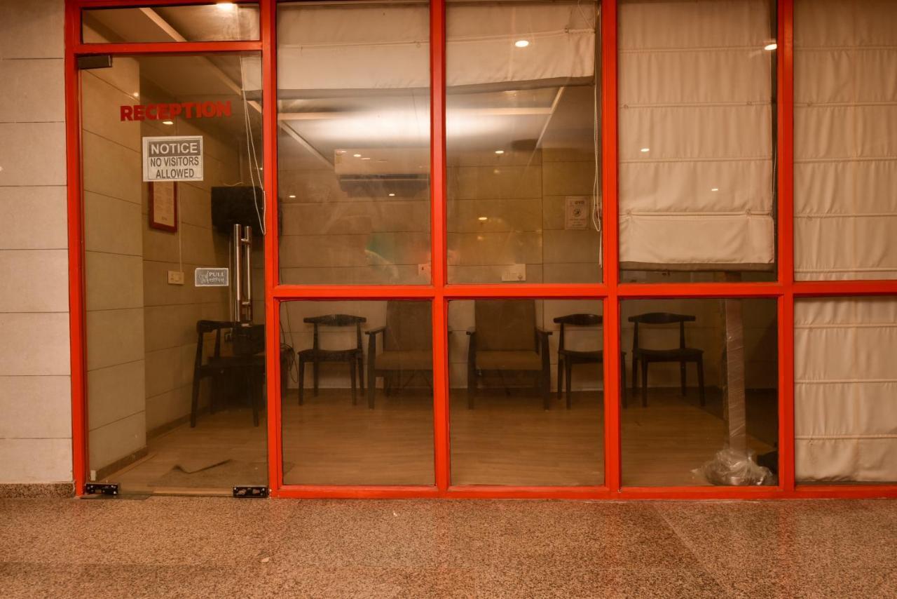 Hotel Red Saffron New Delhi