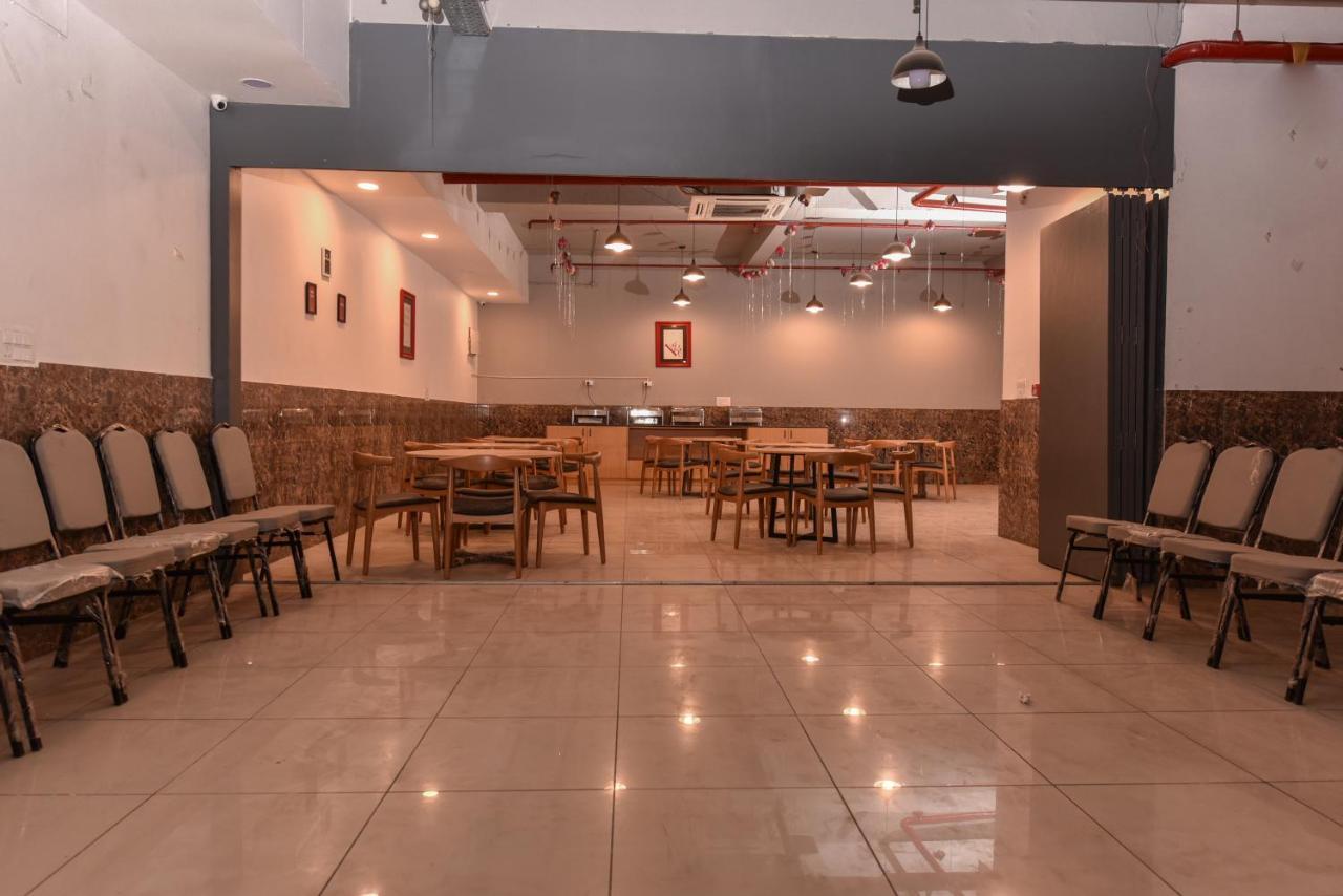 Red Saffron 3* New Delhi