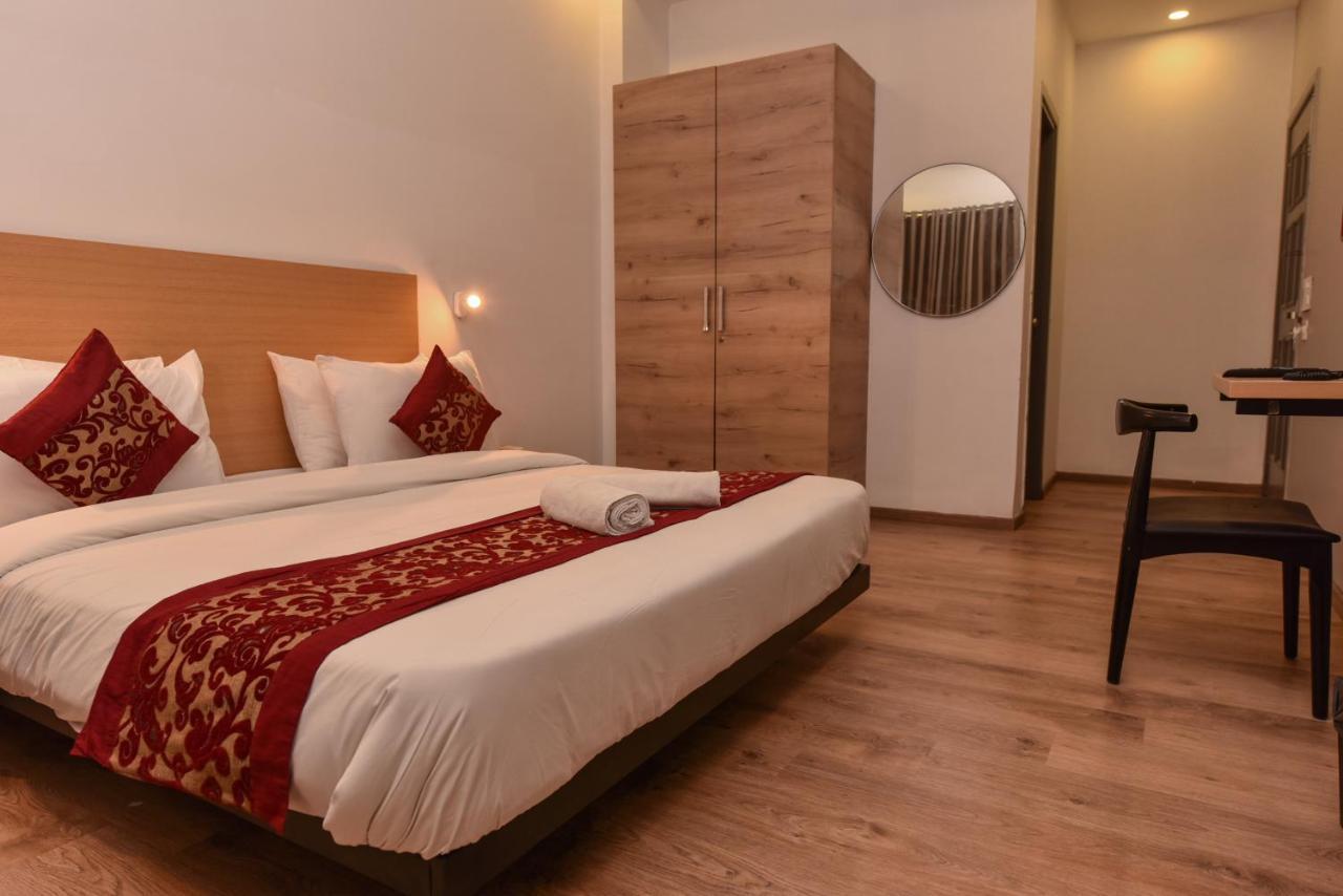 Red Saffron Hotel New Delhi