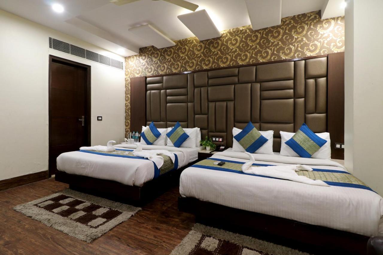 Mannat International By Mannat Hotel 3*