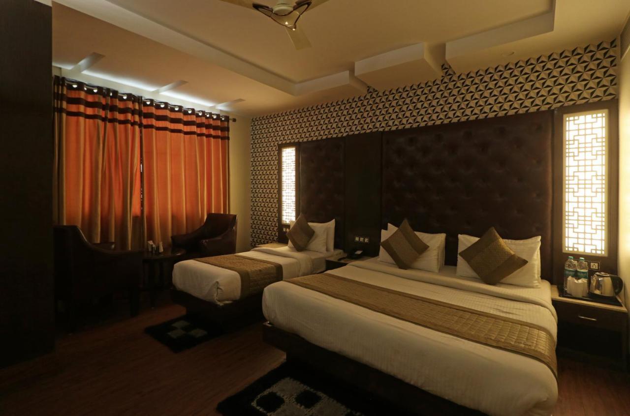 Mannat International By Mannat Hotel 3*