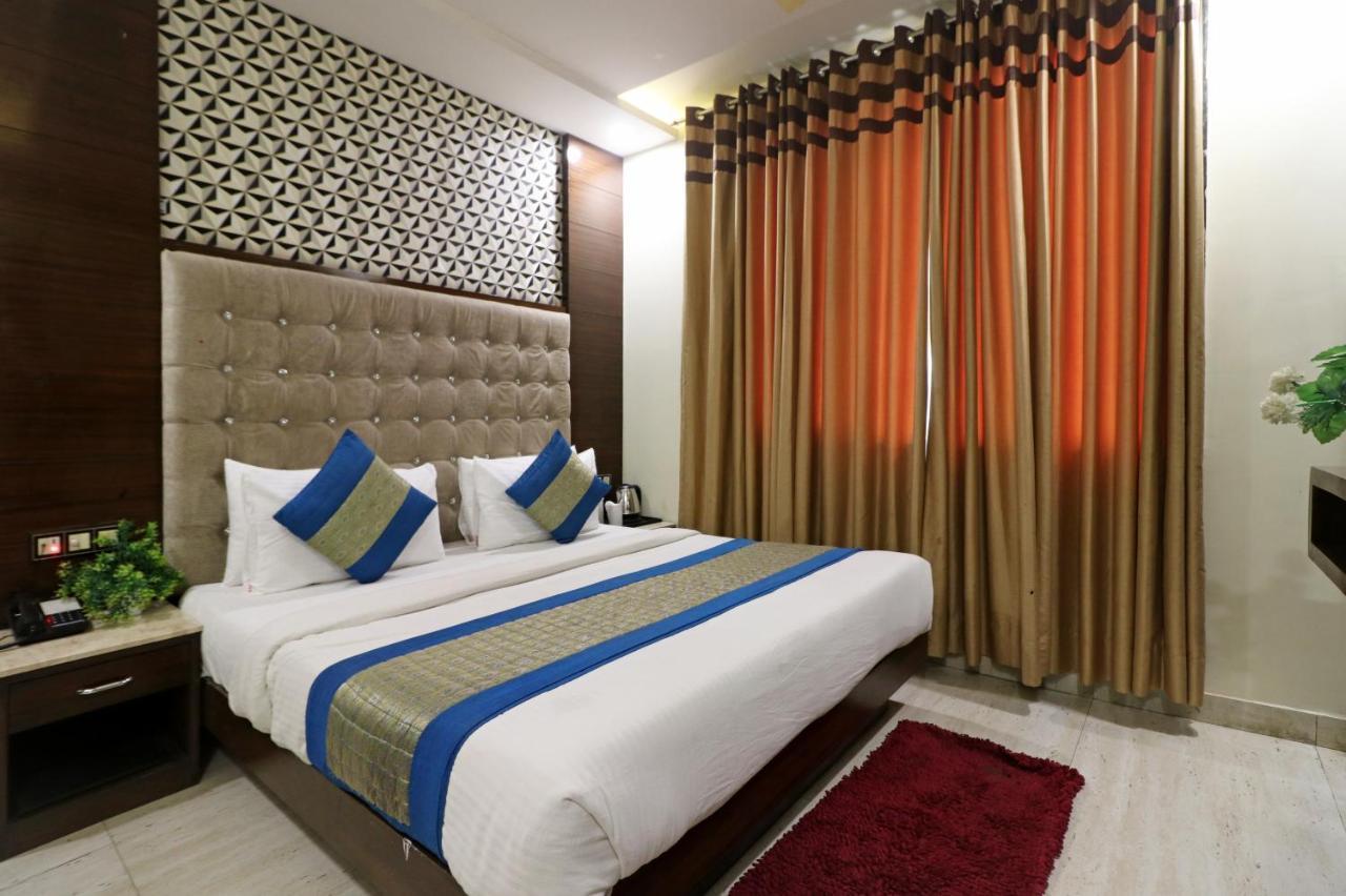 Hotel Mannat International By Mannat 3*