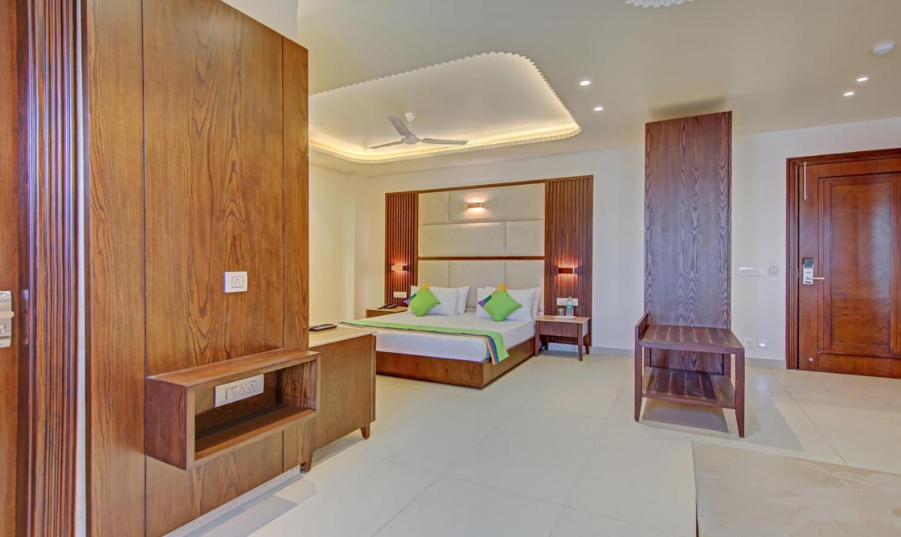 Treebo Premium Relax Patel Nagar
