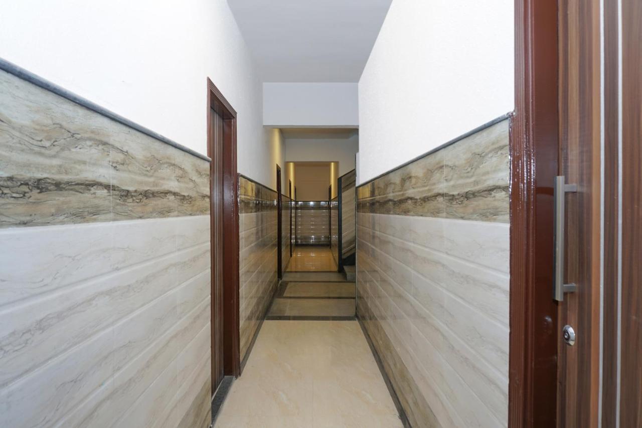Oyo 80678 Shreenath Residency Hotel