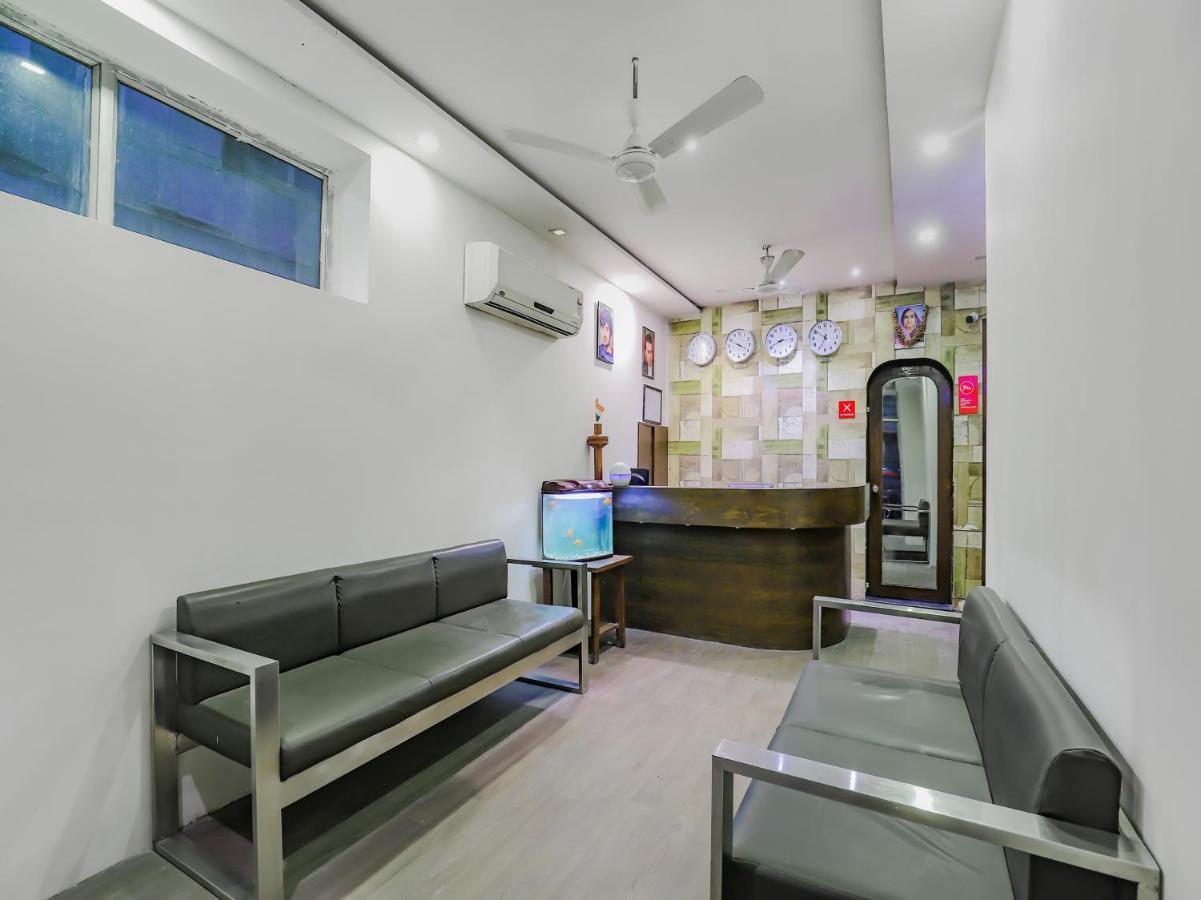 Oyo 80678 Shreenath Residency New Delhi
