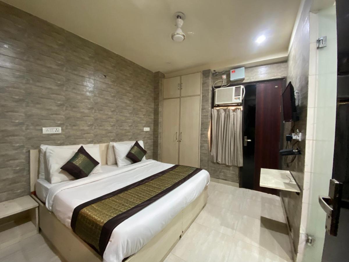 Hotel Red Chilly New Delhi