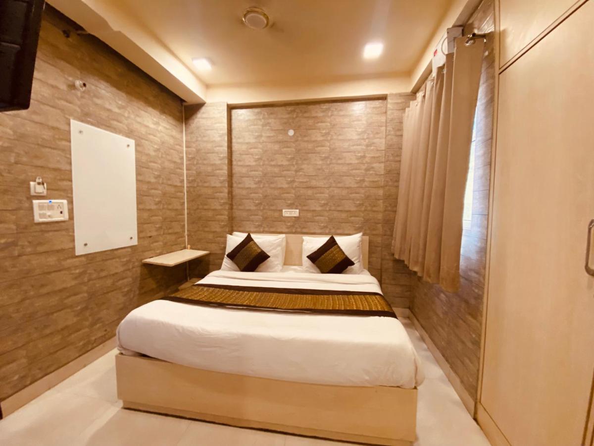 Hotel Red Chilly New Delhi