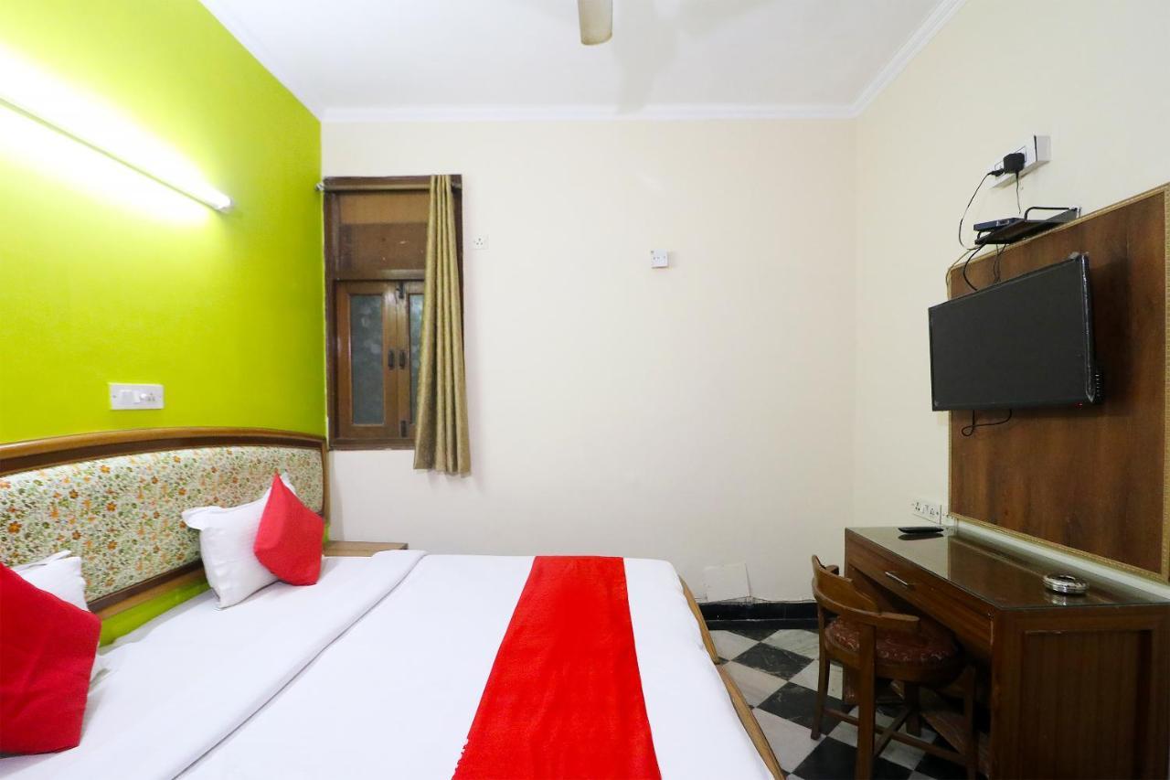 Westend 5 Mint From Nizamuddin Railway Station Guest house New Delhi
