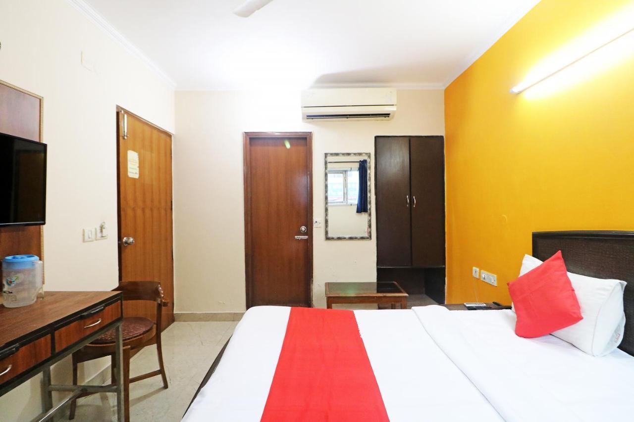 Guest house Westend 5 Mint From Nizamuddin Railway Station