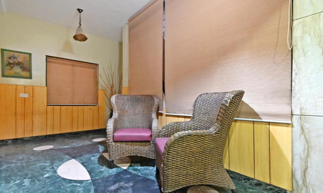 Treebo Trend Conclave Comfort Kailash Colony Hotel 3*
