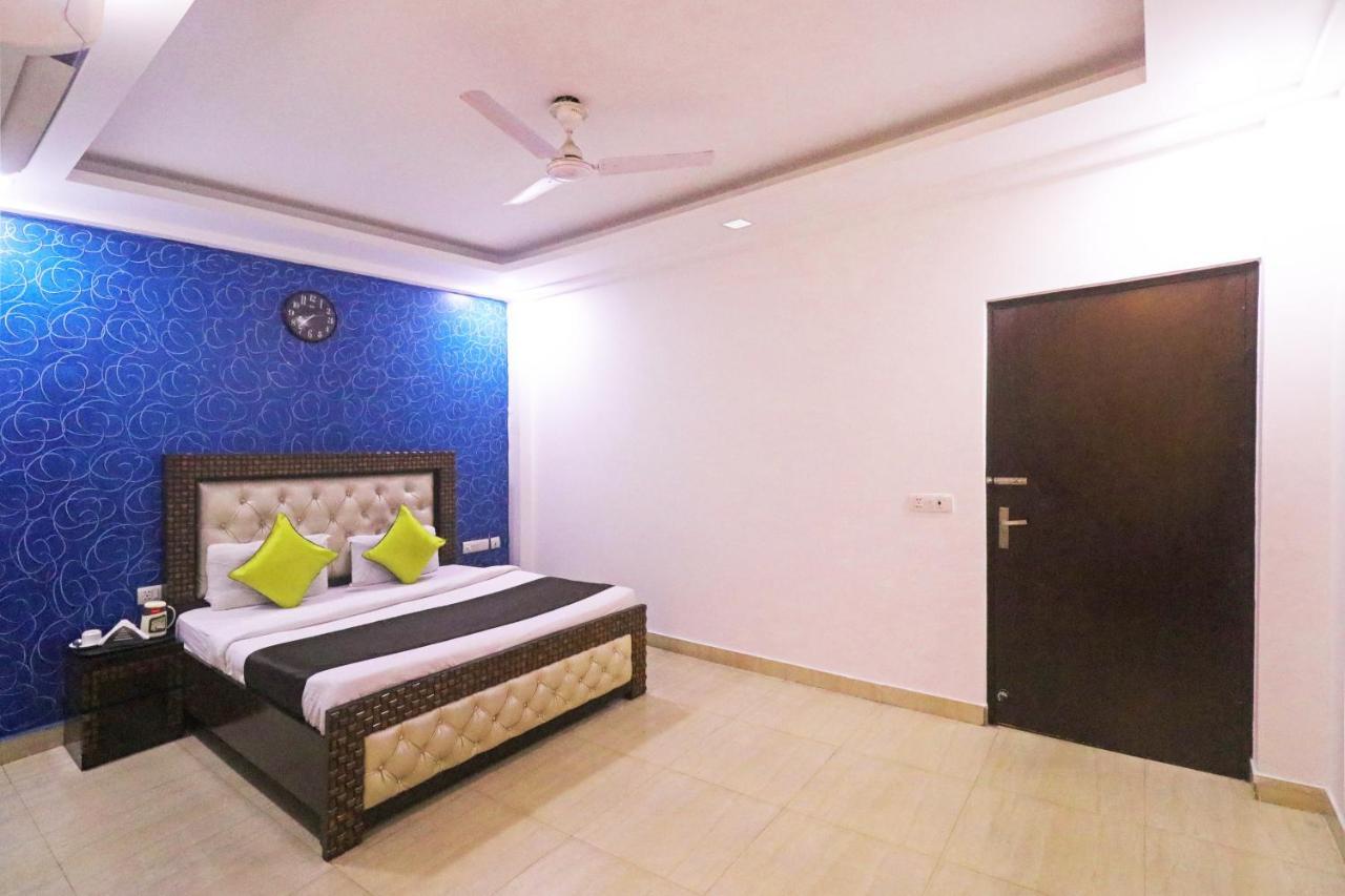 Hotel Ashoka Palace Near Igi Airport