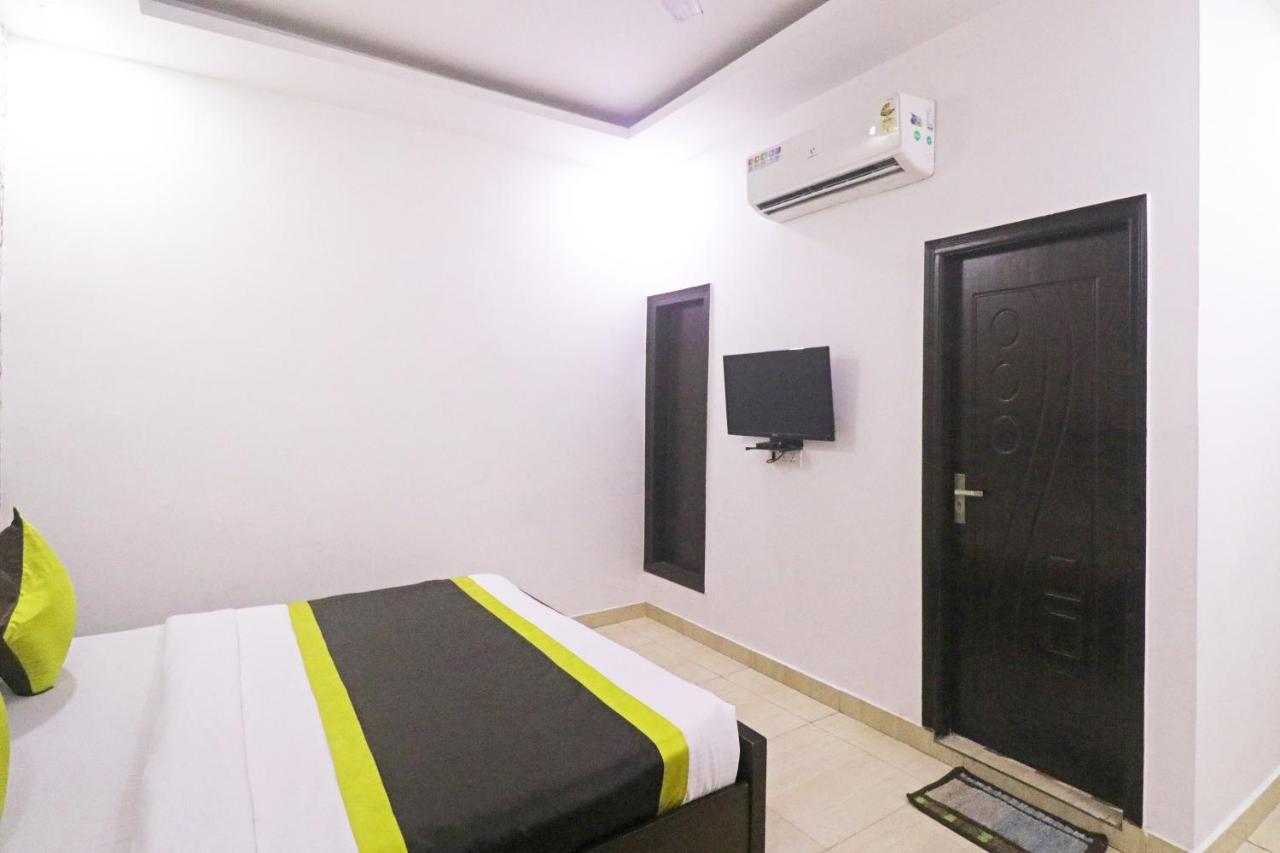 Hotel Ashoka Palace Near Igi Airport