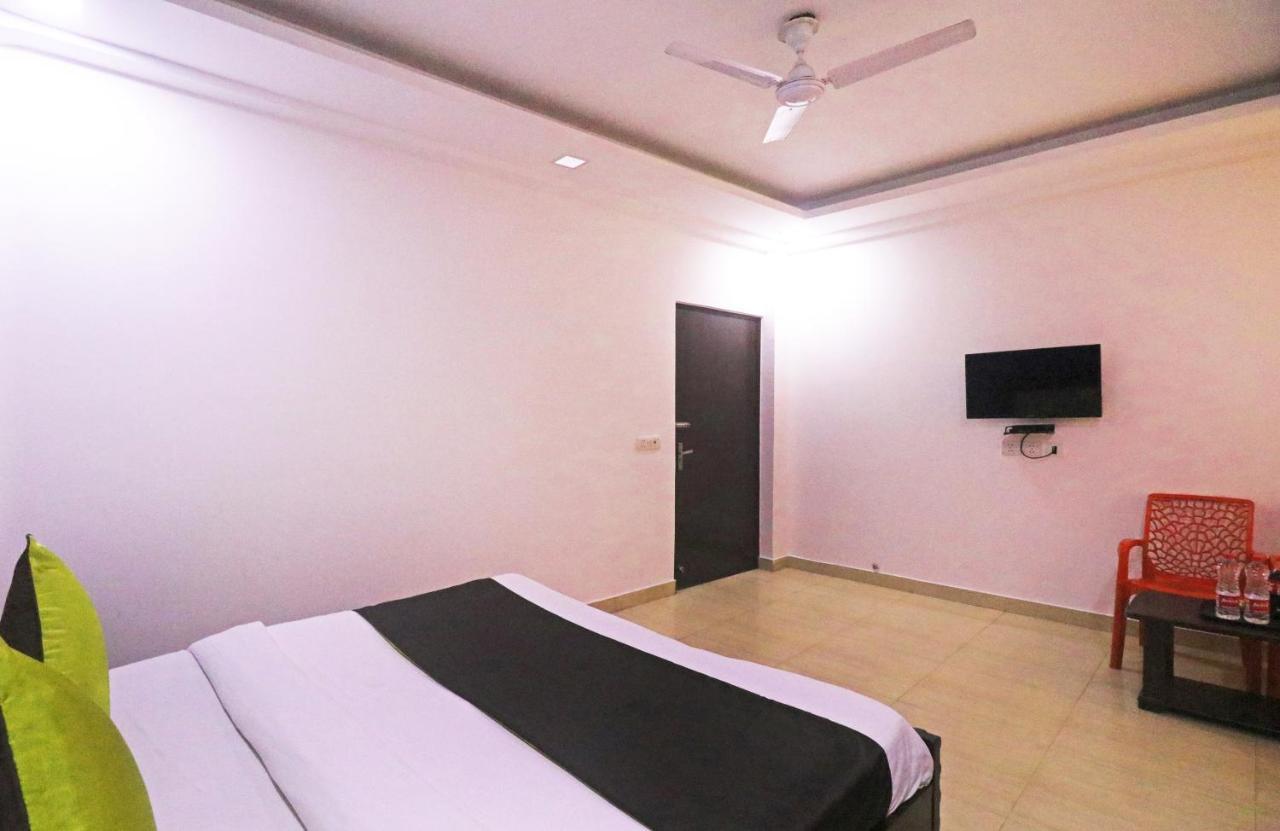 Ashoka Palace Near Igi Airport Hotel
