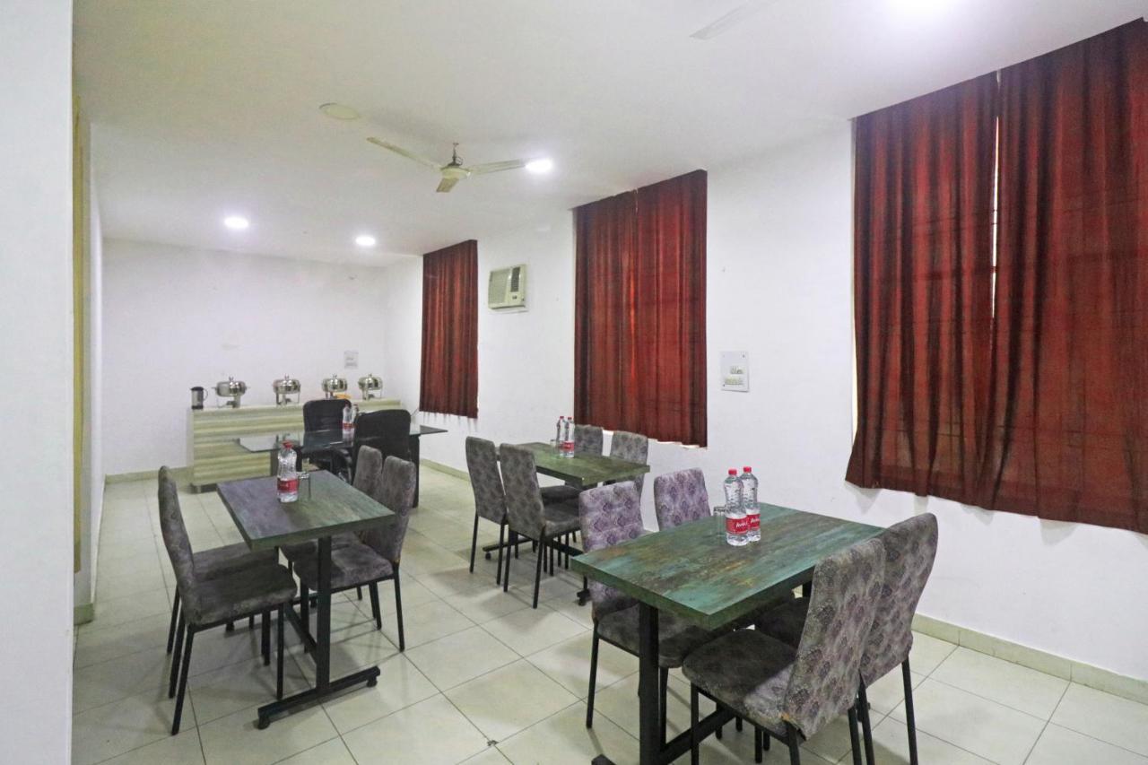 Hotel Ashoka Palace Near Igi Airport