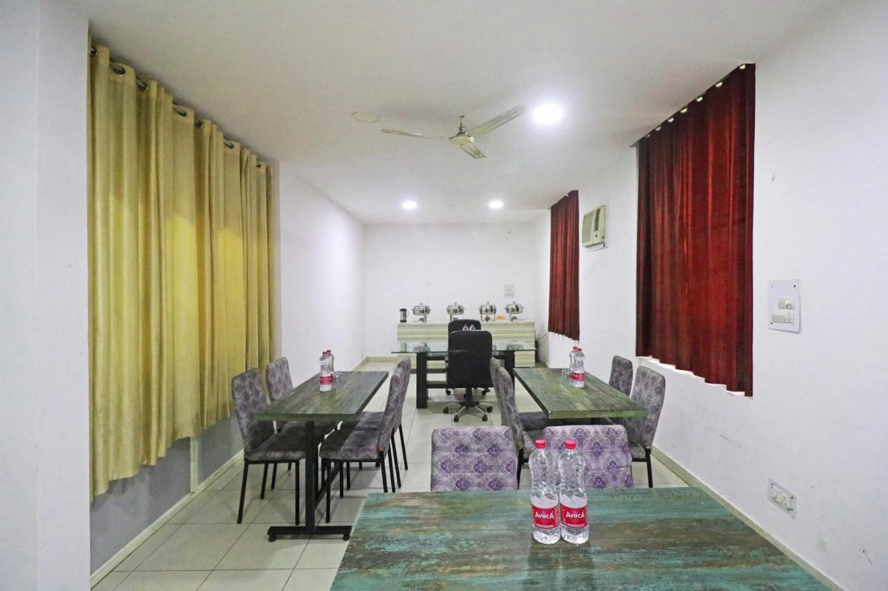Ashoka Palace Near Igi Airport Hotel 4*