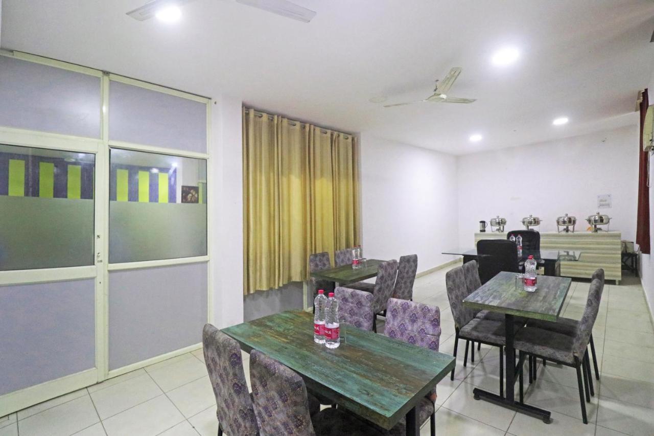 Hotel Ashoka Palace Near Igi Airport