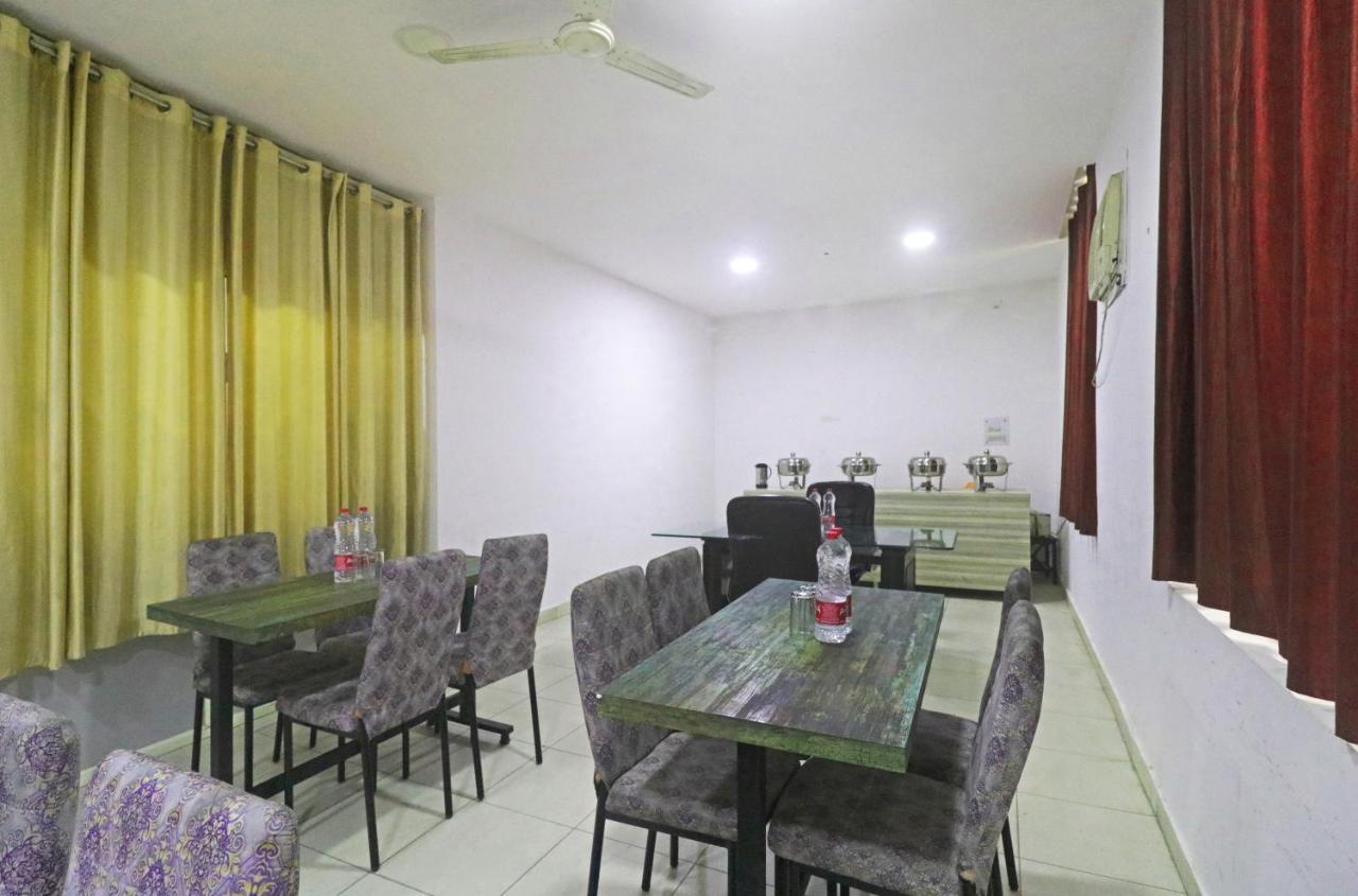 Ashoka Palace Near Igi Airport 4*