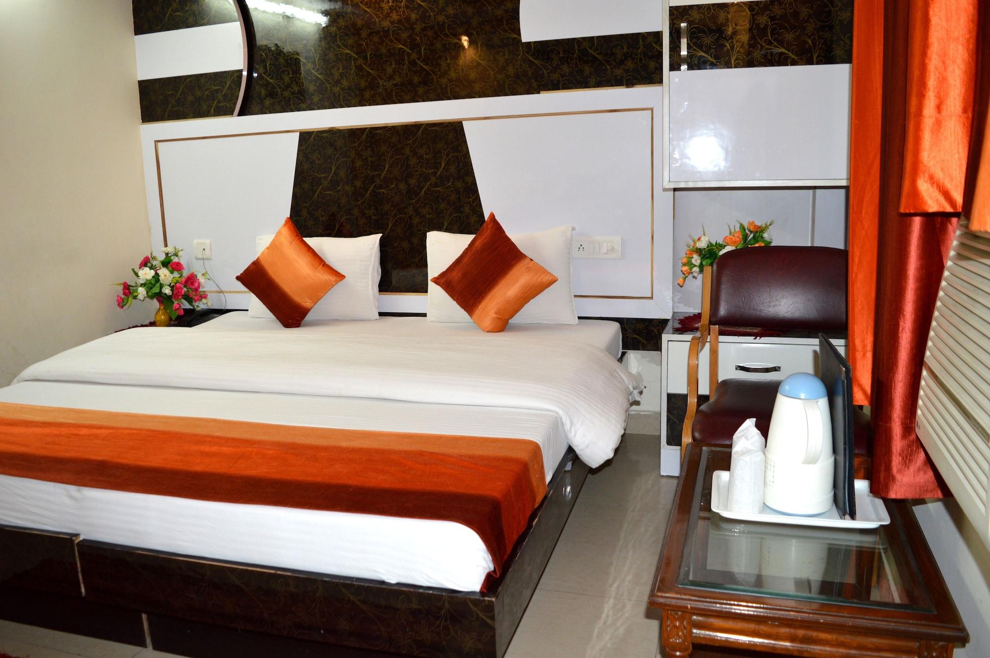 Hotel Su Shree Continental 5 Minutes Walk From Railway Station