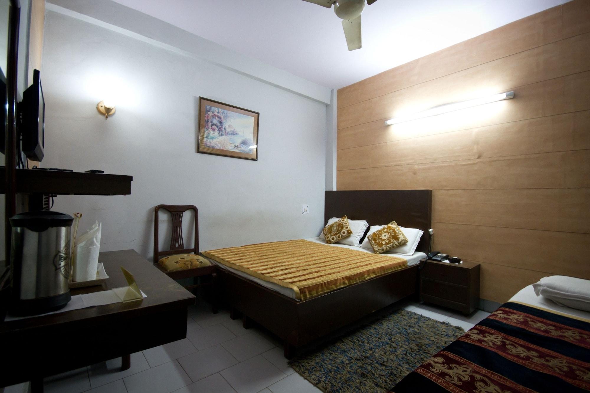 Hotel Woodland Deluxe 2*