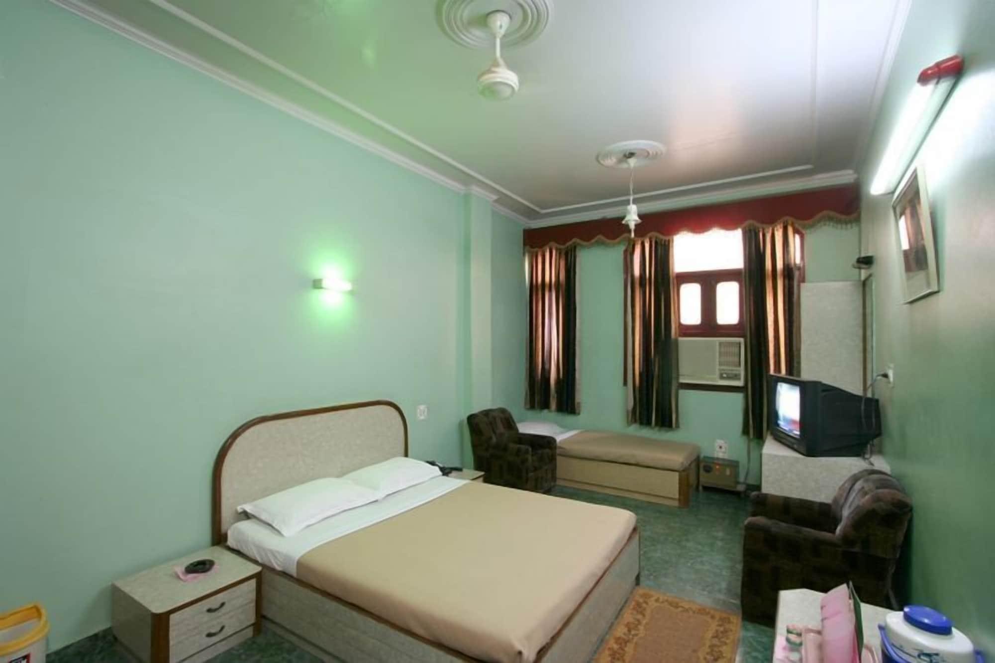 Woodland Deluxe 2* New Delhi