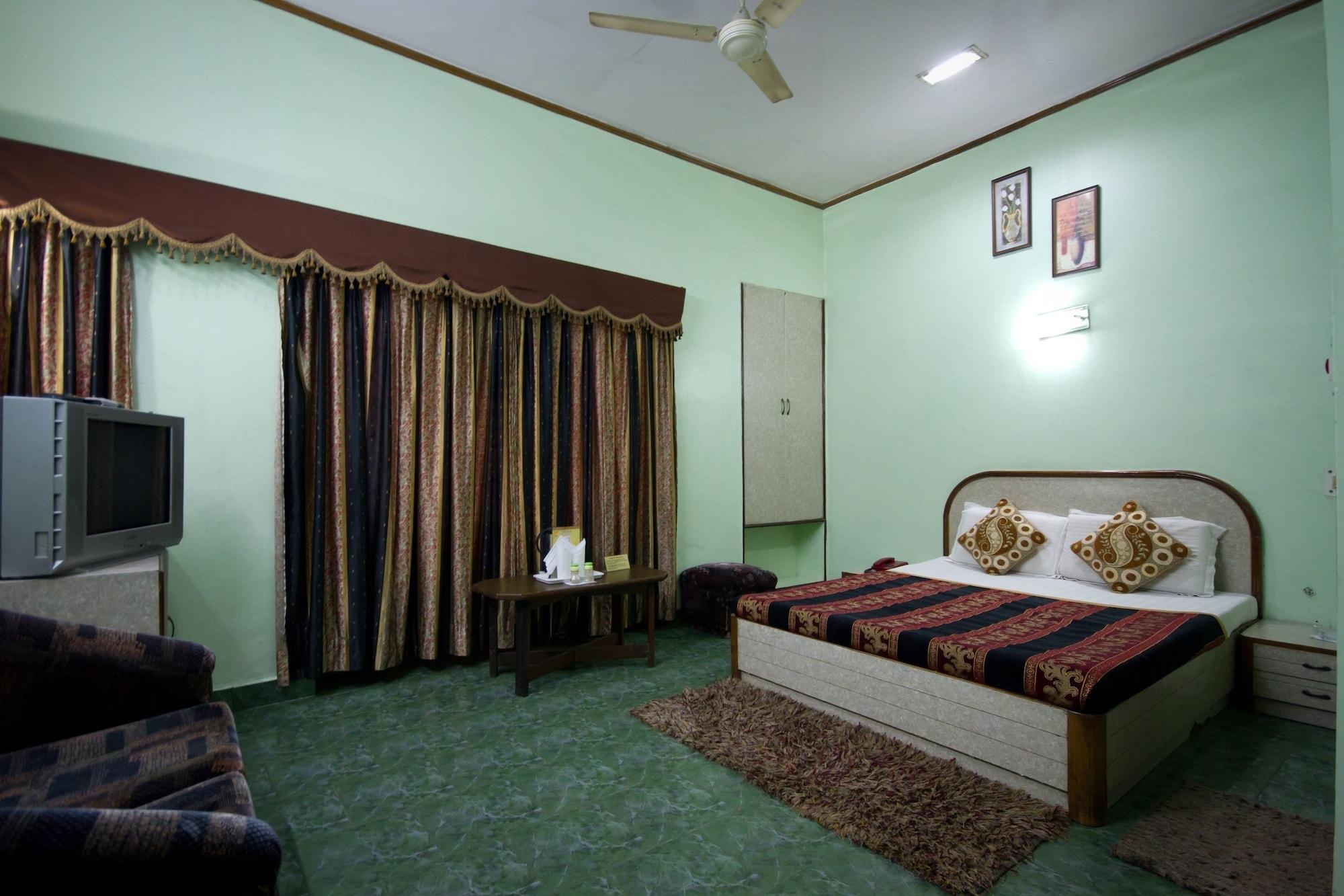 Hotel Woodland Deluxe 2*