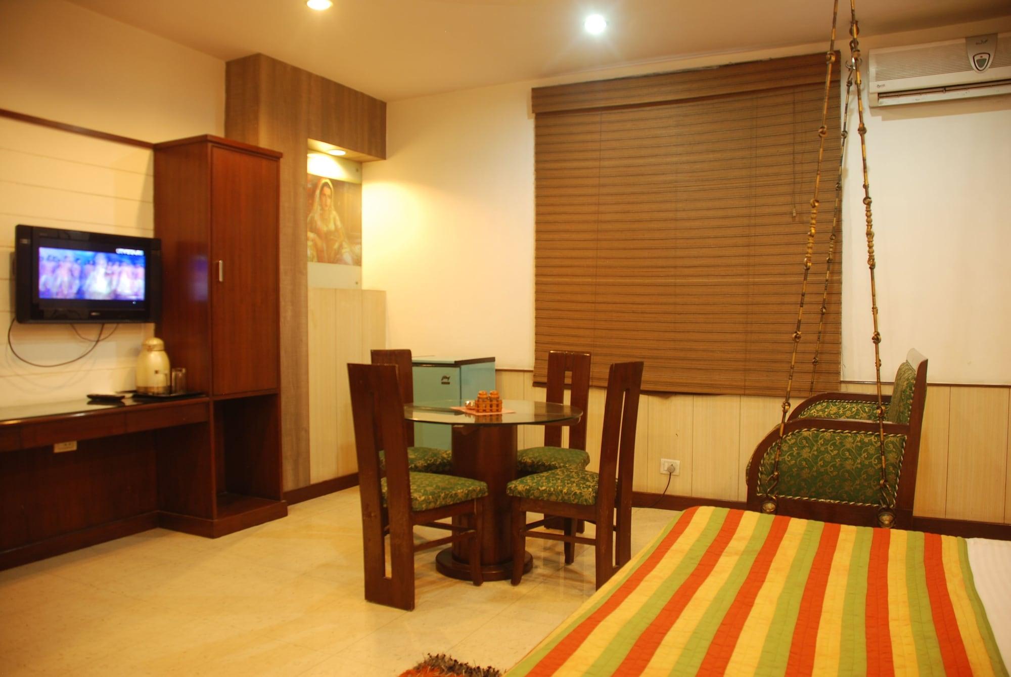 Baba Deluxe Near Railway Station And Center -by Rcg 3*
