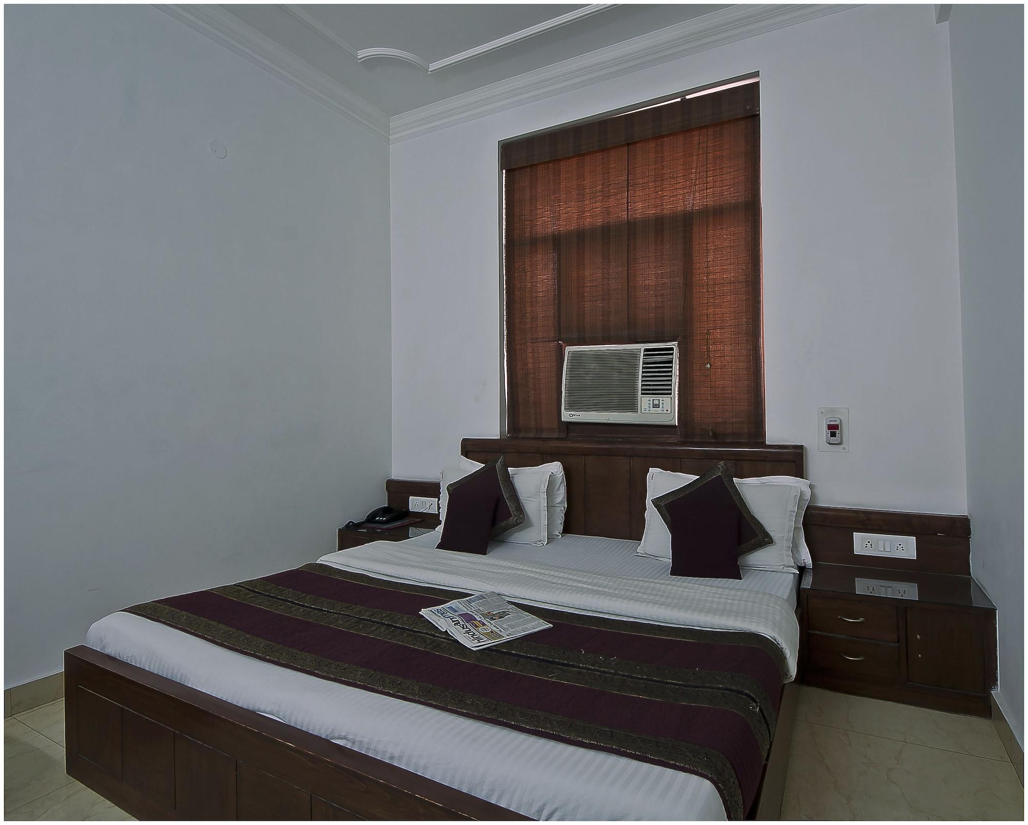Hotel Baba Deluxe Near Railway Station And Center -by Rcg
