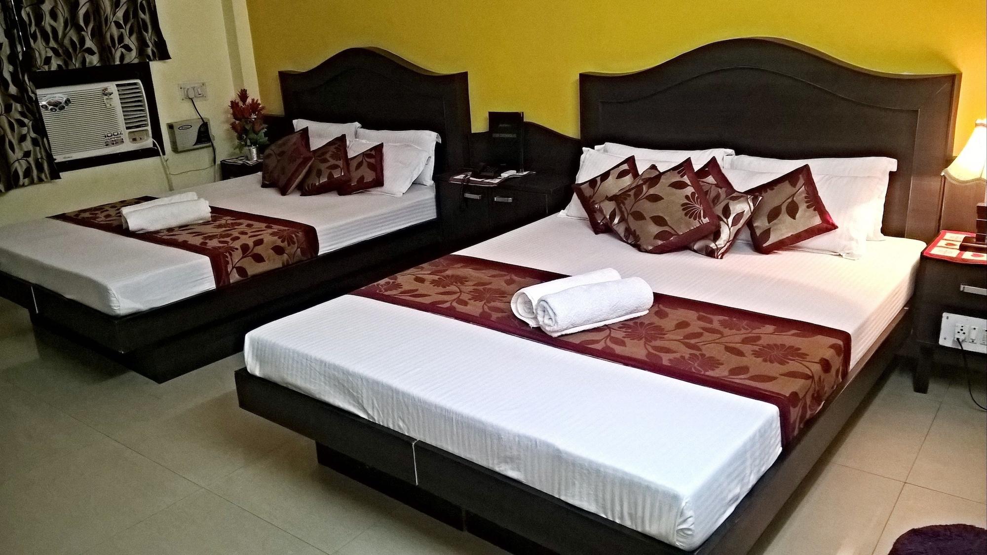 Hotel Su Shree Continental 5 Minutes Walk From Railway Station 3*