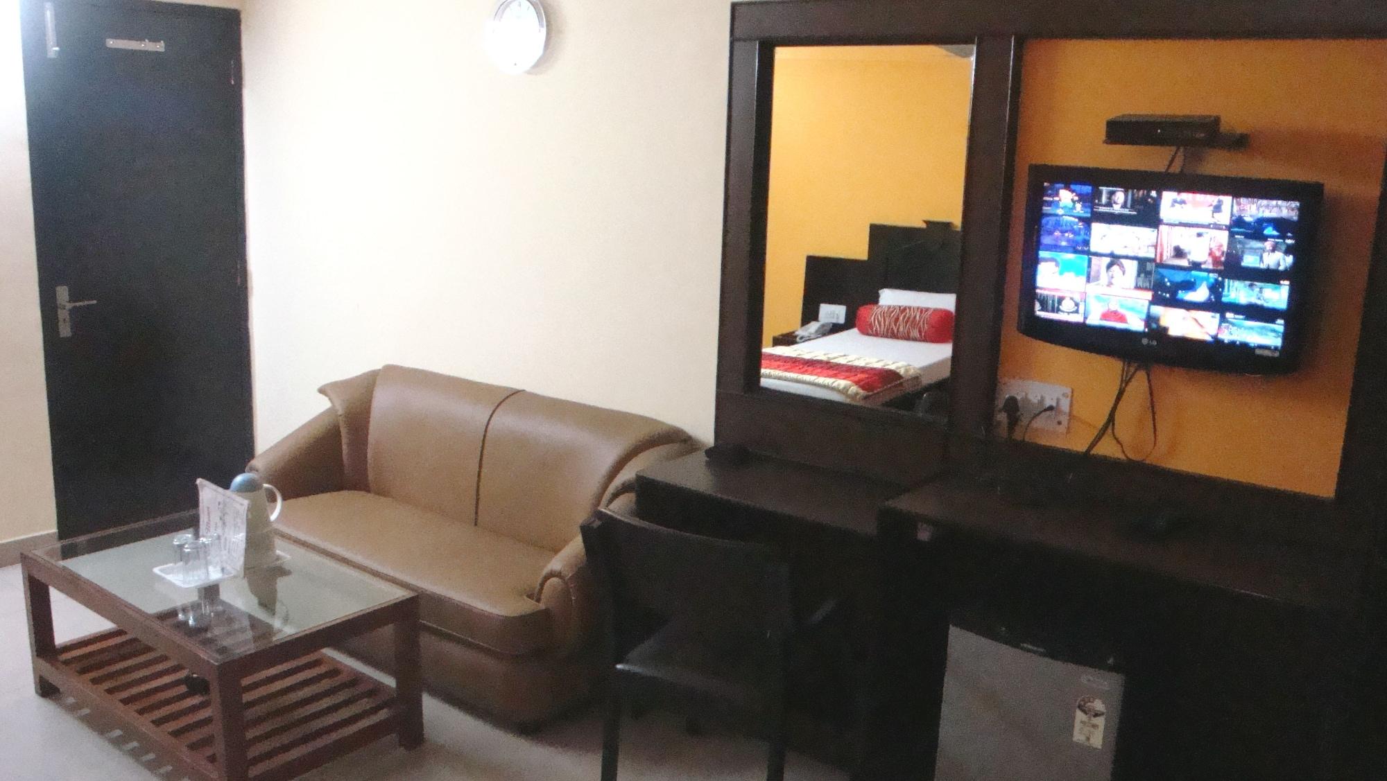 Hotel Su Shree Continental 5 Minutes Walk From Railway Station New Delhi