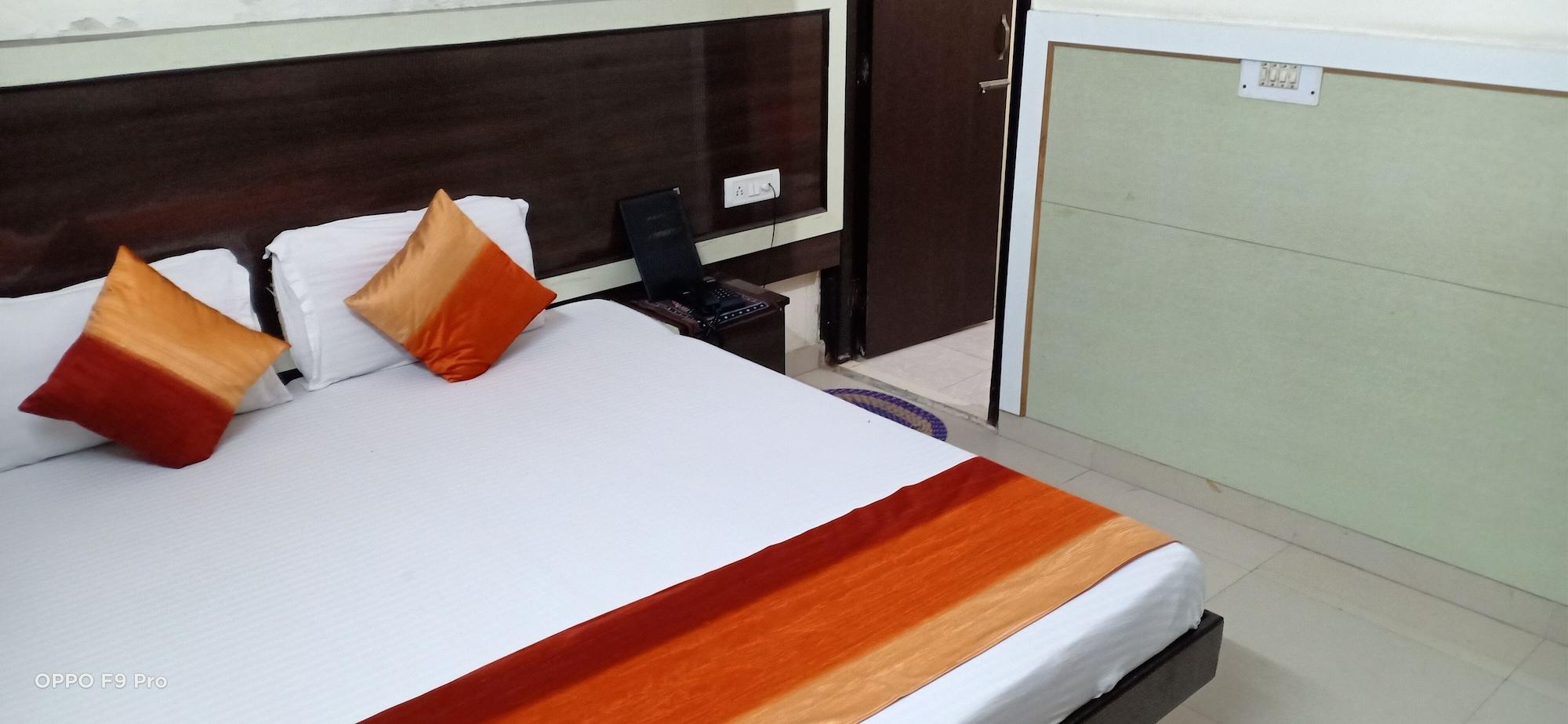 Su Shree Continental 5 Minutes Walk From Railway Station Hotel 3*