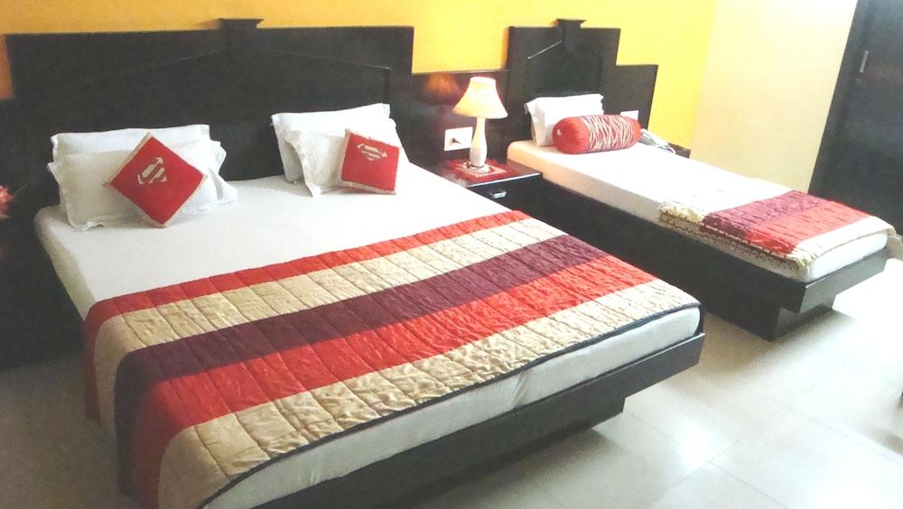 Su Shree Continental 5 Minutes Walk From Railway Station Hotel