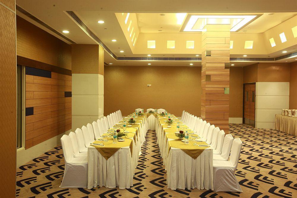 Hotel Tulip West Delhi 3*