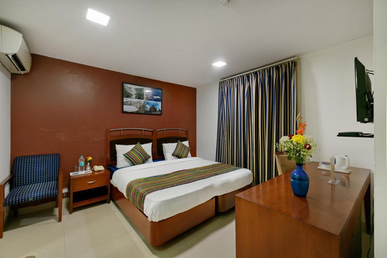 Hotel Admire - New Friends Colony