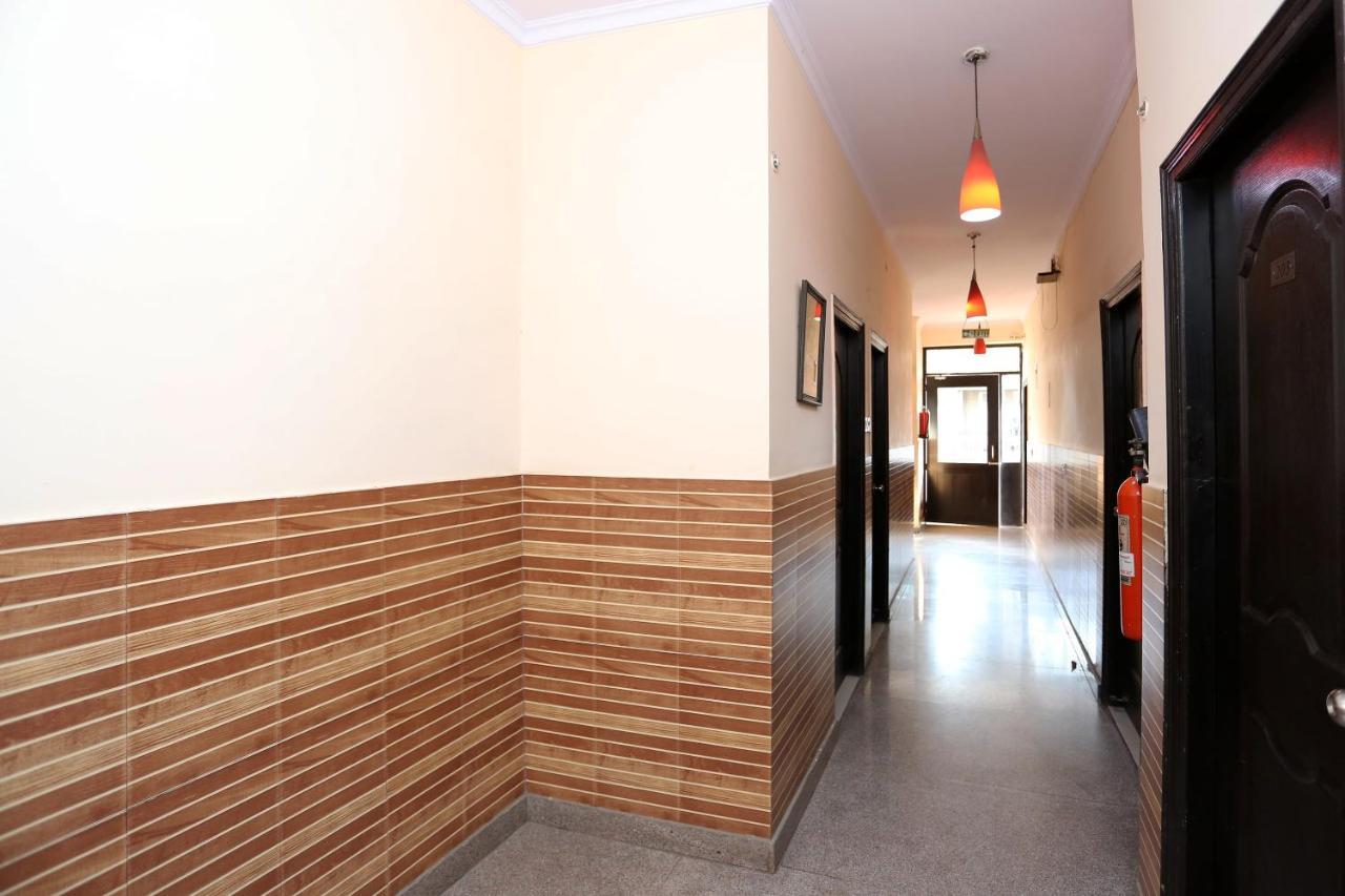 Hotel Oyo Flagship 14164 Satwah 29 3*