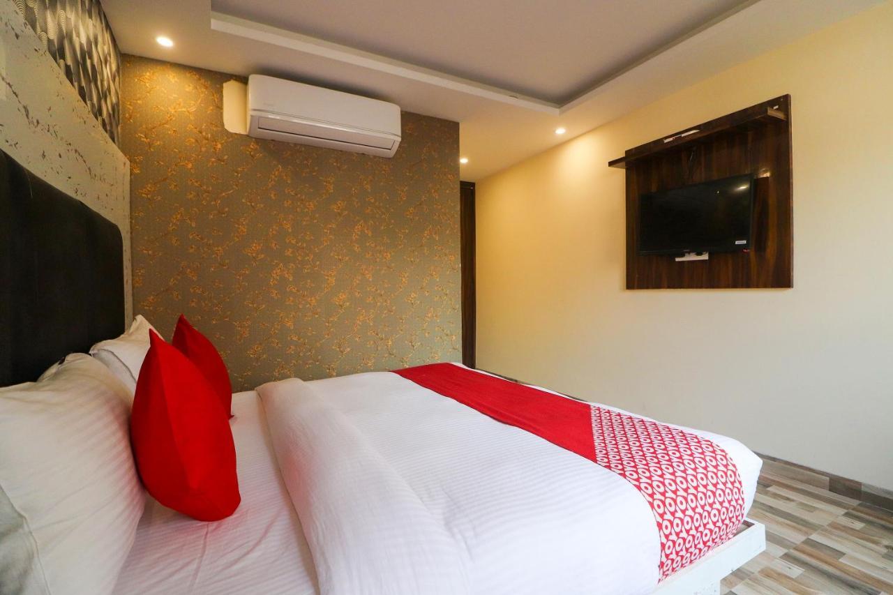 Oyo 29271 Smart City Hotel