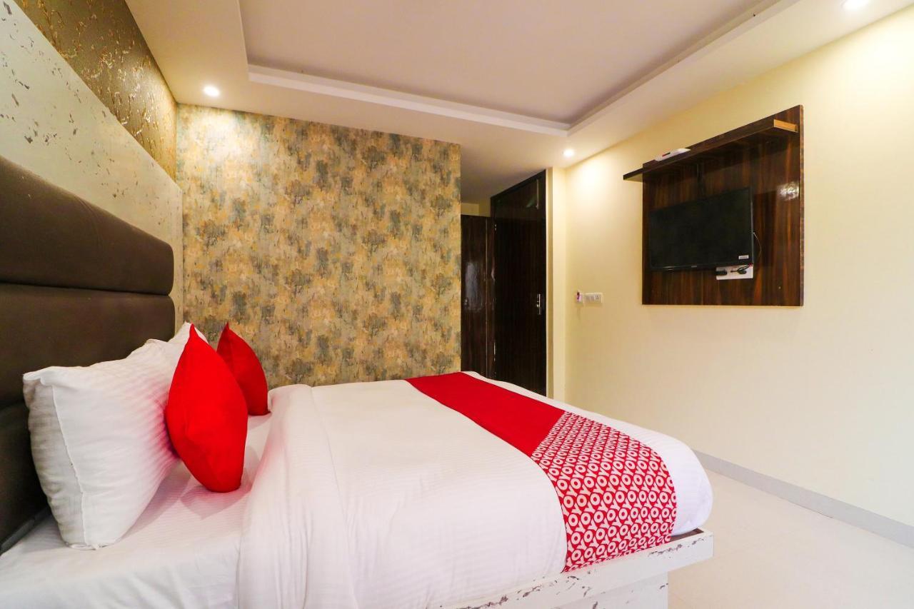 Hotel Oyo 29271 Smart City New Delhi