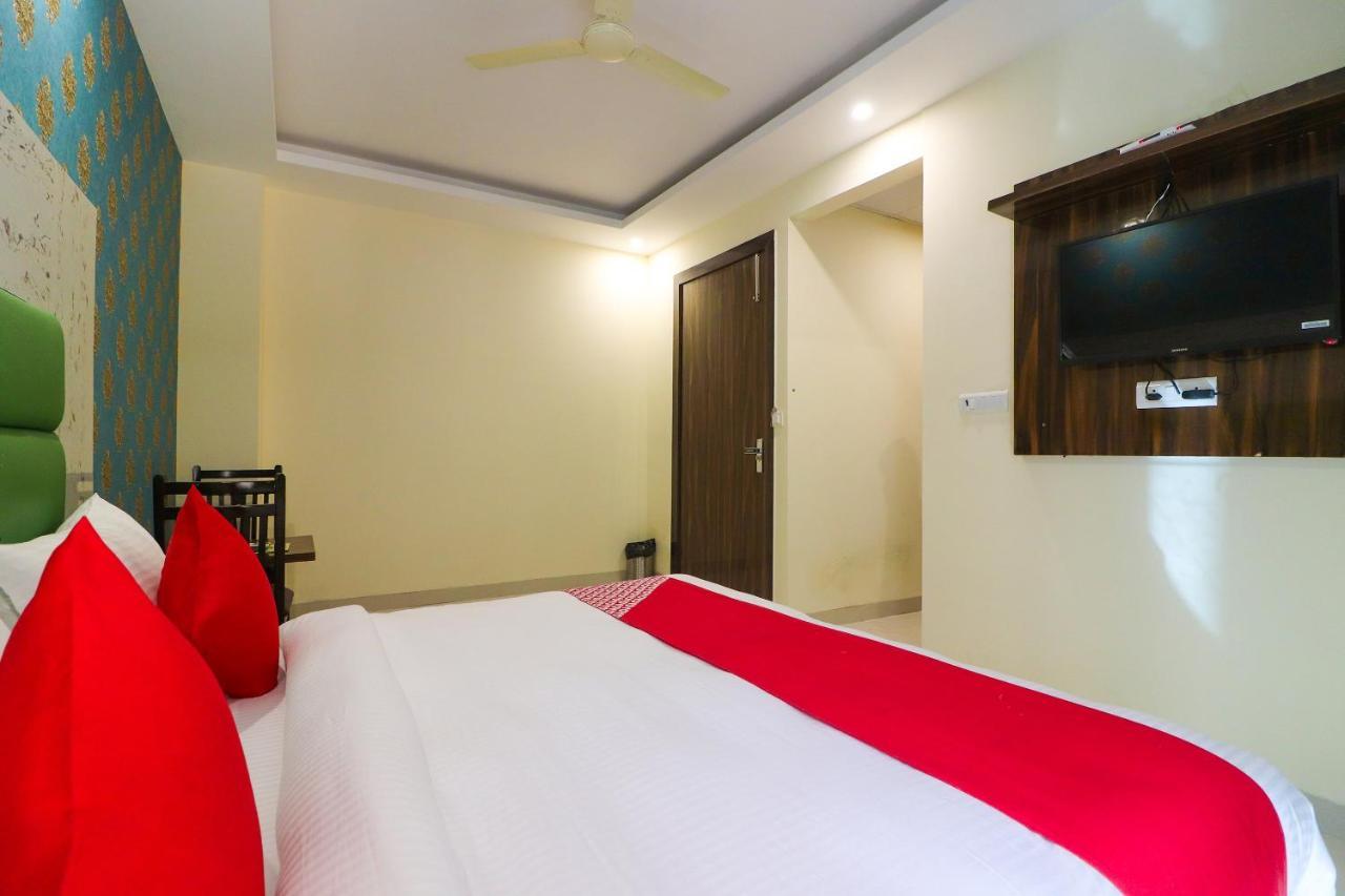 Hotel Oyo 29271 Smart City