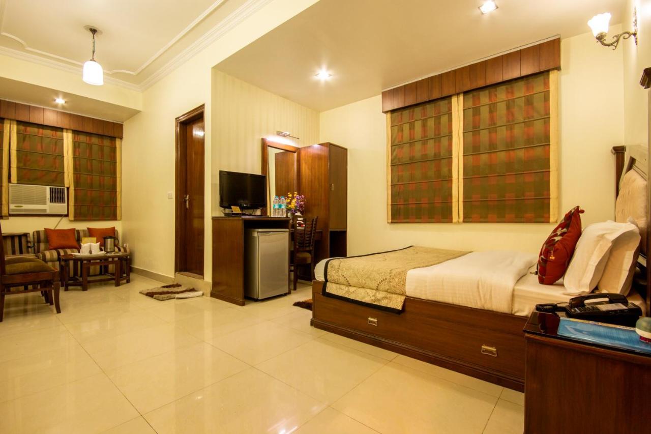 Grand Park Hotel 3*