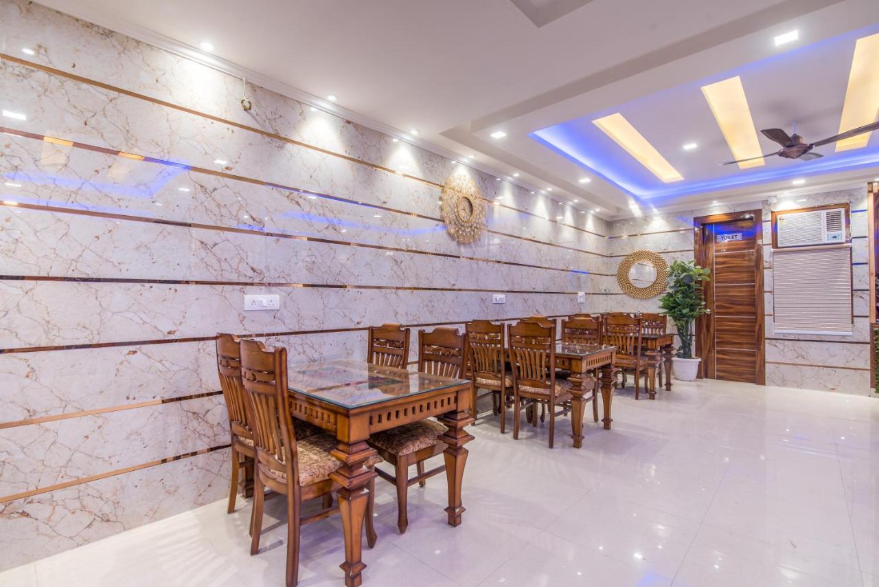 Hotel Festival Mahipalpur Delhi Airport - Near Delhi Aerocity Hotel 3*